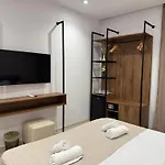 Veizi Hotel *