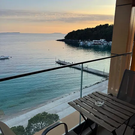 Veizi * Himare