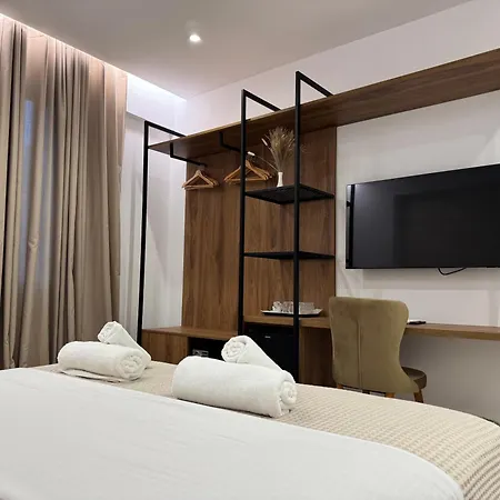 Veizi Hotel *