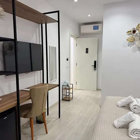 Hotel Veizi *