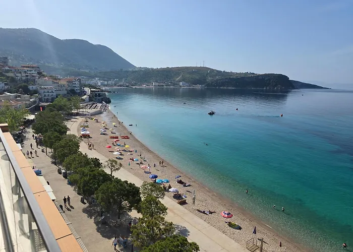 Veizi Himare
