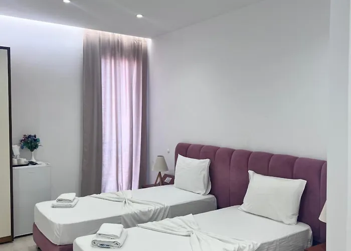 Veizi Hotel Himare