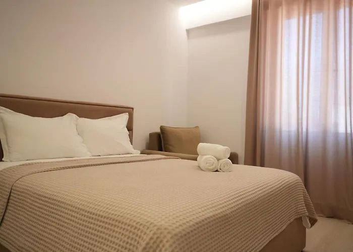 Veizi Hotel *
