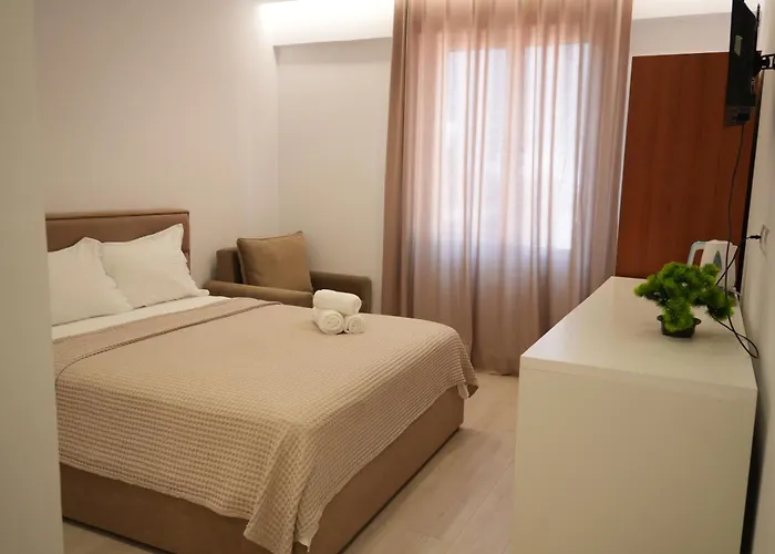 Veizi Hotel *