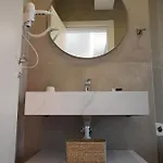 Veizi Ξενοδοχείο *