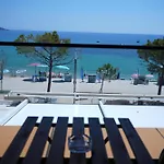 Veizi Ξενοδοχείο *