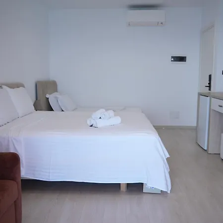 Hotel Veizi *