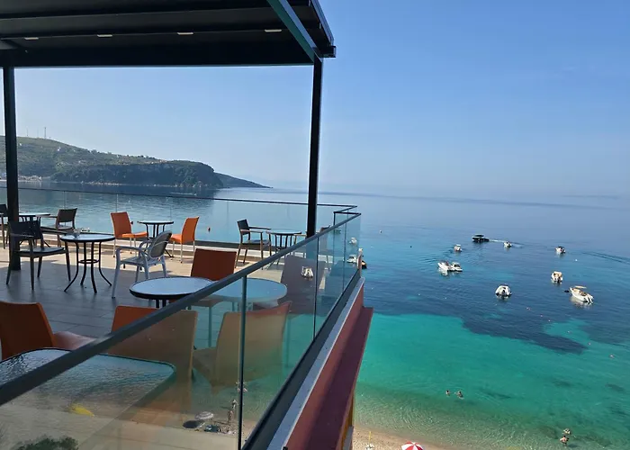 Veizi Hotell *