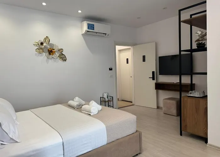 Otel Veizi *